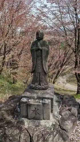 六角堂（深山峠新四国八十八ヶ所霊場）の地蔵