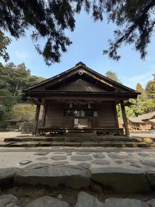神魂神社の{uncategorized: "未分類", other: "その他", undefined: "問題あり", building: "その他建物", grave: "お墓", sacred_gate: "鳥居", guardian: "狛犬", statue: "像", buddha: "仏像", history: "歴史", nature: "自然", garden: "庭園", animal: "動物", pagoda: "塔", temizu: "手水舎", mountain_gate: "山門・神門", sanctuary: "本殿・本堂", subordinate: "末社・摂社", art: "芸術", scenery: "景色", jizo: "地蔵", ema: "絵馬", goshuin: "御朱印", omikuji: "おみくじ", items: "授与品その他", amulet: "お守り", goshuincho: "御朱印帳", eats: "食事", festival: "お祭り", votive_dance: "神楽", shichigosan: "七五三参", wedding: "結婚式", experience: "体験その他", initially: "初詣", around: "周辺", anti_infection: "感染症対策"}