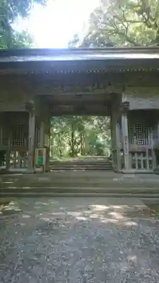 倭文神社の山門・神門