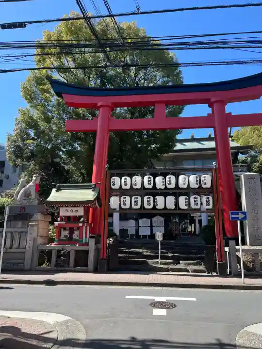 京濱伏見稲荷神社の{uncategorized: "未分類", other: "その他", undefined: "問題あり", building: "その他建物", grave: "お墓", sacred_gate: "鳥居", guardian: "狛犬", statue: "像", buddha: "仏像", history: "歴史", nature: "自然", garden: "庭園", animal: "動物", pagoda: "塔", temizu: "手水舎", mountain_gate: "山門・神門", sanctuary: "本殿・本堂", subordinate: "末社・摂社", art: "芸術", scenery: "景色", jizo: "地蔵", ema: "絵馬", goshuin: "御朱印", omikuji: "おみくじ", items: "授与品その他", amulet: "お守り", goshuincho: "御朱印帳", eats: "食事", festival: "お祭り", votive_dance: "神楽", shichigosan: "七五三参", wedding: "結婚式", experience: "体験その他", initially: "初詣", around: "周辺", anti_infection: "感染症対策"}