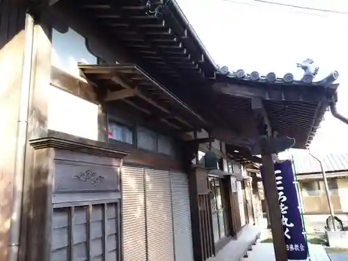 栄楽寺の本殿・本堂