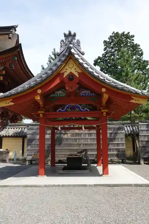 美濃國一宮 南宮大社の手水舎