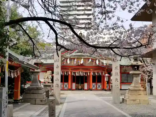 玉造稲荷神社の本殿