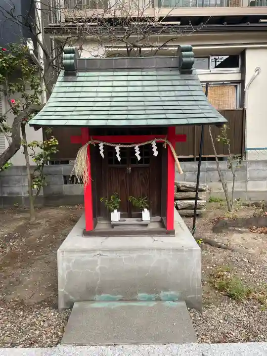 舟渡氷川神社の{uncategorized: "未分類", other: "その他", undefined: "問題あり", building: "その他建物", grave: "お墓", sacred_gate: "鳥居", guardian: "狛犬", statue: "像", buddha: "仏像", history: "歴史", nature: "自然", garden: "庭園", animal: "動物", pagoda: "塔", temizu: "手水舎", mountain_gate: "山門・神門", sanctuary: "本殿・本堂", subordinate: "末社・摂社", art: "芸術", scenery: "景色", jizo: "地蔵", ema: "絵馬", goshuin: "御朱印", omikuji: "おみくじ", items: "授与品その他", amulet: "お守り", goshuincho: "御朱印帳", eats: "食事", festival: "お祭り", votive_dance: "神楽", shichigosan: "七五三参", wedding: "結婚式", experience: "体験その他", initially: "初詣", around: "周辺", anti_infection: "感染症対策"}