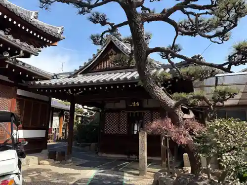 西之坊(大阪府)