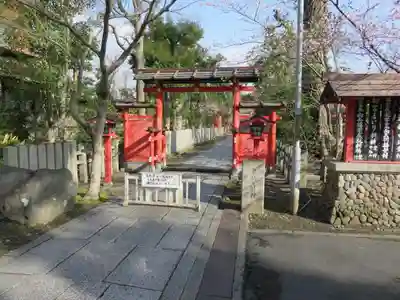 車折神社の山門・神門