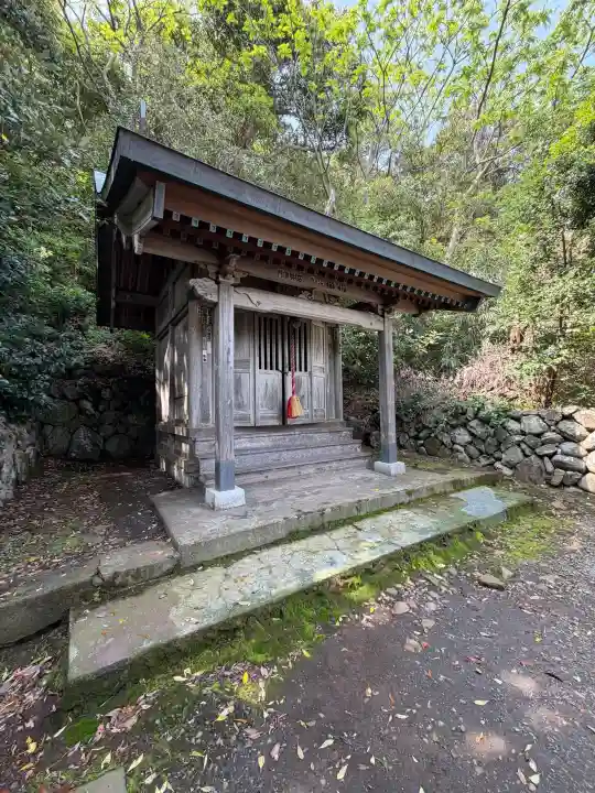 竜神宮の{uncategorized: "未分類", other: "その他", undefined: "問題あり", building: "その他建物", grave: "お墓", sacred_gate: "鳥居", guardian: "狛犬", statue: "像", buddha: "仏像", history: "歴史", nature: "自然", garden: "庭園", animal: "動物", pagoda: "塔", temizu: "手水舎", mountain_gate: "山門・神門", sanctuary: "本殿・本堂", subordinate: "末社・摂社", art: "芸術", scenery: "景色", jizo: "地蔵", ema: "絵馬", goshuin: "御朱印", omikuji: "おみくじ", items: "授与品その他", amulet: "お守り", goshuincho: "御朱印帳", eats: "食事", festival: "お祭り", votive_dance: "神楽", shichigosan: "七五三参", wedding: "結婚式", experience: "体験その他", initially: "初詣", around: "周辺", anti_infection: "感染症対策"}