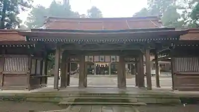 白山比咩神社の山門・神門