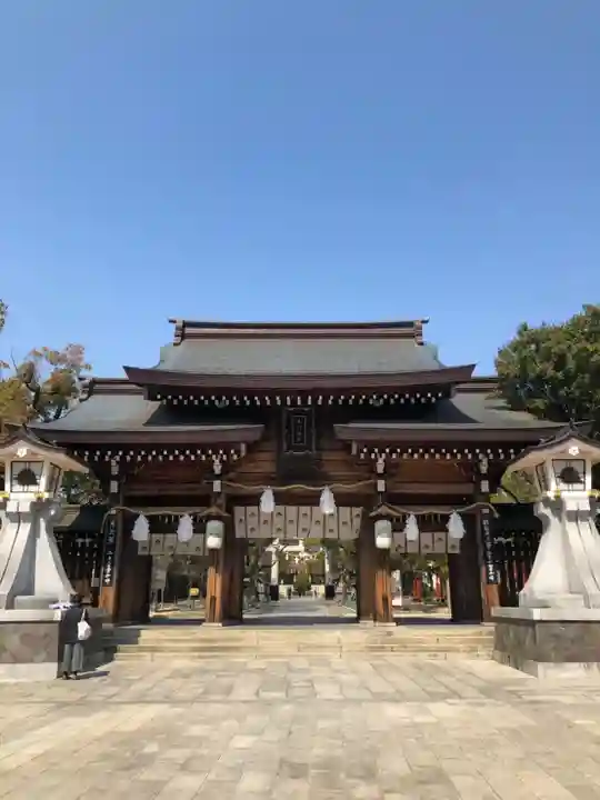 湊川神社の山門・神門