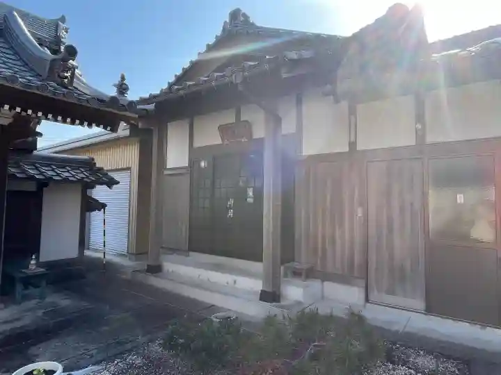 延寿寺の{uncategorized: "未分類", other: "その他", undefined: "問題あり", building: "その他建物", grave: "お墓", sacred_gate: "鳥居", guardian: "狛犬", statue: "像", buddha: "仏像", history: "歴史", nature: "自然", garden: "庭園", animal: "動物", pagoda: "塔", temizu: "手水舎", mountain_gate: "山門・神門", sanctuary: "本殿・本堂", subordinate: "末社・摂社", art: "芸術", scenery: "景色", jizo: "地蔵", ema: "絵馬", goshuin: "御朱印", omikuji: "おみくじ", items: "授与品その他", amulet: "お守り", goshuincho: "御朱印帳", eats: "食事", festival: "お祭り", votive_dance: "神楽", shichigosan: "七五三参", wedding: "結婚式", experience: "体験その他", initially: "初詣", around: "周辺", anti_infection: "感染症対策"}