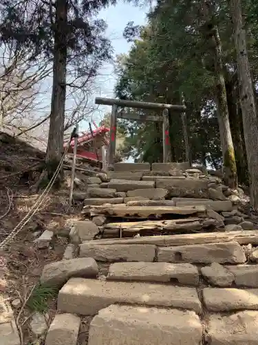 大山阿夫利神社本社の{uncategorized: "未分類", other: "その他", undefined: "問題あり", building: "その他建物", grave: "お墓", sacred_gate: "鳥居", guardian: "狛犬", statue: "像", buddha: "仏像", history: "歴史", nature: "自然", garden: "庭園", animal: "動物", pagoda: "塔", temizu: "手水舎", mountain_gate: "山門・神門", sanctuary: "本殿・本堂", subordinate: "末社・摂社", art: "芸術", scenery: "景色", jizo: "地蔵", ema: "絵馬", goshuin: "御朱印", omikuji: "おみくじ", items: "授与品その他", amulet: "お守り", goshuincho: "御朱印帳", eats: "食事", festival: "お祭り", votive_dance: "神楽", shichigosan: "七五三参", wedding: "結婚式", experience: "体験その他", initially: "初詣", around: "周辺", anti_infection: "感染症対策"}