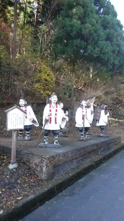 鬼嶽稲荷神社の像