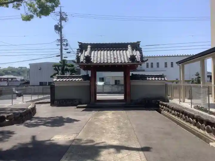 泰岳寺の山門・神門