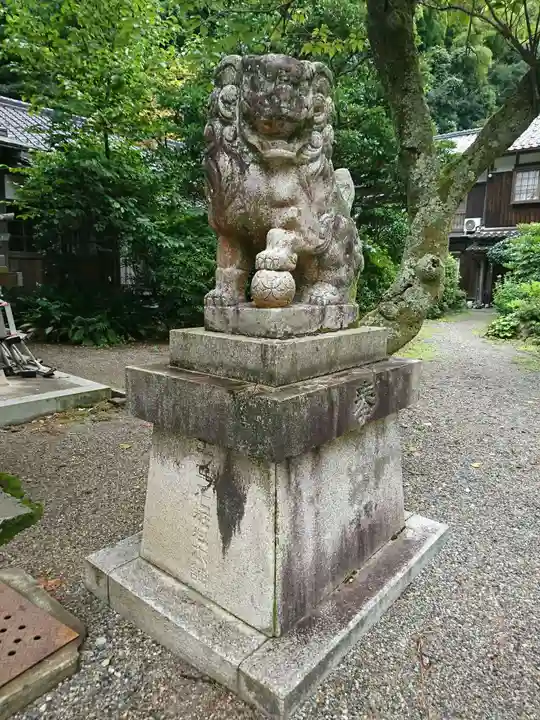 四所神社の狛犬