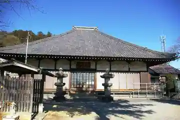 泉藏院の本殿・本堂