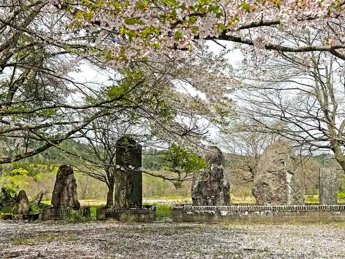 於呂閇志胆澤川神社の建物その他