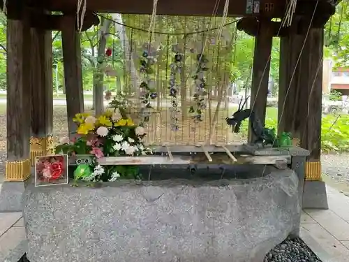 彌彦神社　(伊夜日子神社)の手水舎