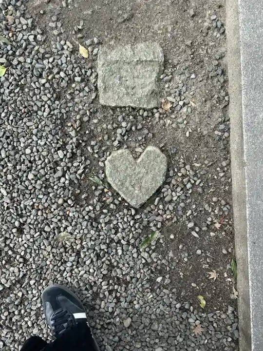 堤治神社の{uncategorized: "未分類", other: "その他", undefined: "問題あり", building: "その他建物", grave: "お墓", sacred_gate: "鳥居", guardian: "狛犬", statue: "像", buddha: "仏像", history: "歴史", nature: "自然", garden: "庭園", animal: "動物", pagoda: "塔", temizu: "手水舎", mountain_gate: "山門・神門", sanctuary: "本殿・本堂", subordinate: "末社・摂社", art: "芸術", scenery: "景色", jizo: "地蔵", ema: "絵馬", goshuin: "御朱印", omikuji: "おみくじ", items: "授与品その他", amulet: "お守り", goshuincho: "御朱印帳", eats: "食事", festival: "お祭り", votive_dance: "神楽", shichigosan: "七五三参", wedding: "結婚式", experience: "体験その他", initially: "初詣", around: "周辺", anti_infection: "感染症対策"}