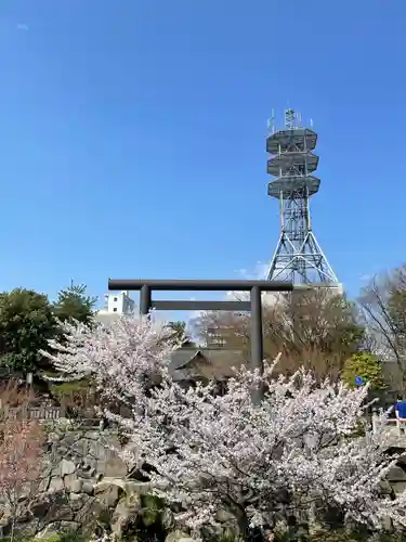 四柱神社の鳥居