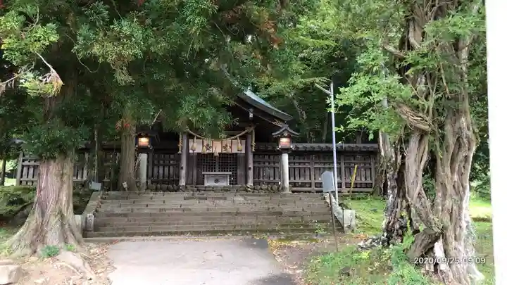 諏訪大社上社前宮の本殿・本堂