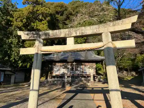 岸町浅間神社の鳥居