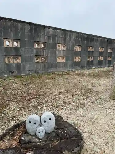 神社の{uncategorized: "未分類", other: "その他", undefined: "問題あり", building: "その他建物", grave: "お墓", sacred_gate: "鳥居", guardian: "狛犬", statue: "像", buddha: "仏像", history: "歴史", nature: "自然", garden: "庭園", animal: "動物", pagoda: "塔", temizu: "手水舎", mountain_gate: "山門・神門", sanctuary: "本殿・本堂", subordinate: "末社・摂社", art: "芸術", scenery: "景色", jizo: "地蔵", ema: "絵馬", goshuin: "御朱印", omikuji: "おみくじ", items: "授与品その他", amulet: "お守り", goshuincho: "御朱印帳", eats: "食事", festival: "お祭り", votive_dance: "神楽", shichigosan: "七五三参", wedding: "結婚式", experience: "体験その他", initially: "初詣", around: "周辺", anti_infection: "感染症対策"}
