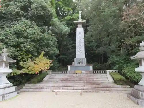 奈良縣護國神社の塔