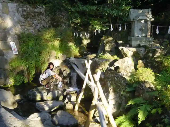 泉神社の手水舎