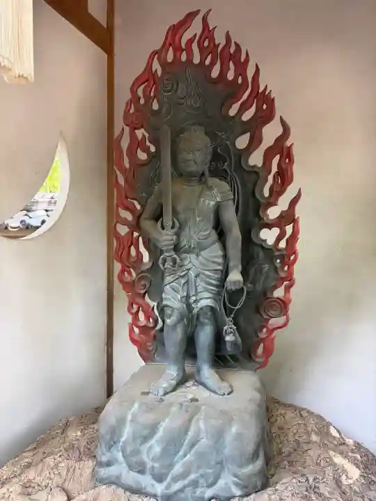 密藏院の{uncategorized: "未分類", other: "その他", undefined: "問題あり", building: "その他建物", grave: "お墓", sacred_gate: "鳥居", guardian: "狛犬", statue: "像", buddha: "仏像", history: "歴史", nature: "自然", garden: "庭園", animal: "動物", pagoda: "塔", temizu: "手水舎", mountain_gate: "山門・神門", sanctuary: "本殿・本堂", subordinate: "末社・摂社", art: "芸術", scenery: "景色", jizo: "地蔵", ema: "絵馬", goshuin: "御朱印", omikuji: "おみくじ", items: "授与品その他", amulet: "お守り", goshuincho: "御朱印帳", eats: "食事", festival: "お祭り", votive_dance: "神楽", shichigosan: "七五三参", wedding: "結婚式", experience: "体験その他", initially: "初詣", around: "周辺", anti_infection: "感染症対策"}