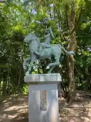 菊池神社の像