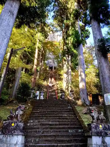 中之嶽神社の建物その他