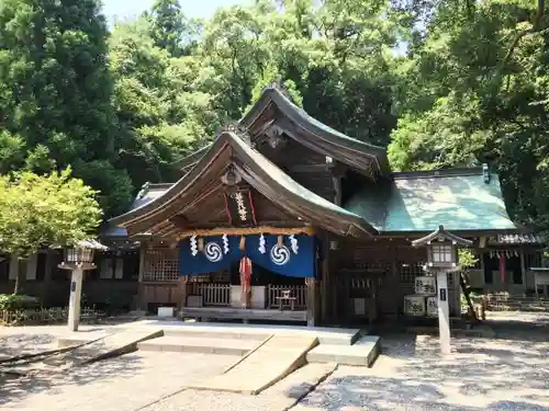 若宮八幡宮の本殿・本堂