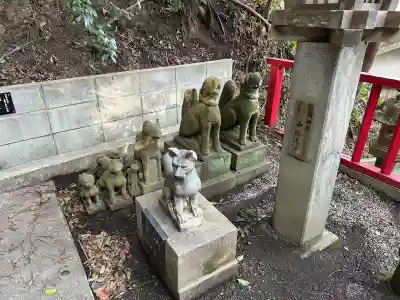 三社神社の{uncategorized: "未分類", other: "その他", undefined: "問題あり", building: "その他建物", grave: "お墓", sacred_gate: "鳥居", guardian: "狛犬", statue: "像", buddha: "仏像", history: "歴史", nature: "自然", garden: "庭園", animal: "動物", pagoda: "塔", temizu: "手水舎", mountain_gate: "山門・神門", sanctuary: "本殿・本堂", subordinate: "末社・摂社", art: "芸術", scenery: "景色", jizo: "地蔵", ema: "絵馬", goshuin: "御朱印", omikuji: "おみくじ", items: "授与品その他", amulet: "お守り", goshuincho: "御朱印帳", eats: "食事", festival: "お祭り", votive_dance: "神楽", shichigosan: "七五三参", wedding: "結婚式", experience: "体験その他", initially: "初詣", around: "周辺", anti_infection: "感染症対策"}