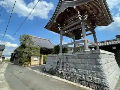 西円寺の{uncategorized: "未分類", other: "その他", undefined: "問題あり", building: "その他建物", grave: "お墓", sacred_gate: "鳥居", guardian: "狛犬", statue: "像", buddha: "仏像", history: "歴史", nature: "自然", garden: "庭園", animal: "動物", pagoda: "塔", temizu: "手水舎", mountain_gate: "山門・神門", sanctuary: "本殿・本堂", subordinate: "末社・摂社", art: "芸術", scenery: "景色", jizo: "地蔵", ema: "絵馬", goshuin: "御朱印", omikuji: "おみくじ", items: "授与品その他", amulet: "お守り", goshuincho: "御朱印帳", eats: "食事", festival: "お祭り", votive_dance: "神楽", shichigosan: "七五三参", wedding: "結婚式", experience: "体験その他", initially: "初詣", around: "周辺", anti_infection: "感染症対策"}