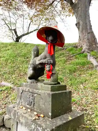 鶴ケ城稲荷神社の狛犬