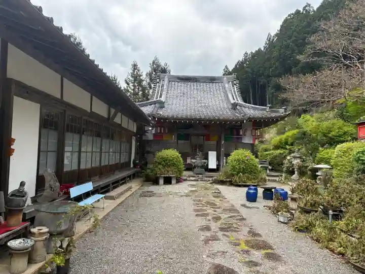 竜泉寺の{uncategorized: "未分類", other: "その他", undefined: "問題あり", building: "その他建物", grave: "お墓", sacred_gate: "鳥居", guardian: "狛犬", statue: "像", buddha: "仏像", history: "歴史", nature: "自然", garden: "庭園", animal: "動物", pagoda: "塔", temizu: "手水舎", mountain_gate: "山門・神門", sanctuary: "本殿・本堂", subordinate: "末社・摂社", art: "芸術", scenery: "景色", jizo: "地蔵", ema: "絵馬", goshuin: "御朱印", omikuji: "おみくじ", items: "授与品その他", amulet: "お守り", goshuincho: "御朱印帳", eats: "食事", festival: "お祭り", votive_dance: "神楽", shichigosan: "七五三参", wedding: "結婚式", experience: "体験その他", initially: "初詣", around: "周辺", anti_infection: "感染症対策"}