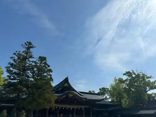 寒川神社の{uncategorized: "未分類", other: "その他", undefined: "問題あり", building: "その他建物", grave: "お墓", sacred_gate: "鳥居", guardian: "狛犬", statue: "像", buddha: "仏像", history: "歴史", nature: "自然", garden: "庭園", animal: "動物", pagoda: "塔", temizu: "手水舎", mountain_gate: "山門・神門", sanctuary: "本殿・本堂", subordinate: "末社・摂社", art: "芸術", scenery: "景色", jizo: "地蔵", ema: "絵馬", goshuin: "御朱印", omikuji: "おみくじ", items: "授与品その他", amulet: "お守り", goshuincho: "御朱印帳", eats: "食事", festival: "お祭り", votive_dance: "神楽", shichigosan: "七五三参", wedding: "結婚式", experience: "体験その他", initially: "初詣", around: "周辺", anti_infection: "感染症対策"}