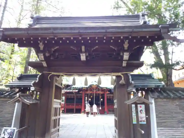 赤坂氷川神社の山門・神門