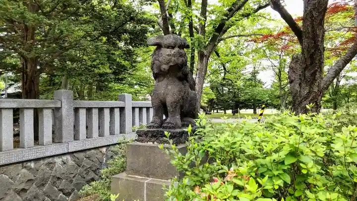 彌彦神社 (伊夜日子神社)の狛犬