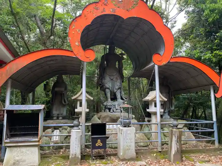 多聞院の{uncategorized: "未分類", other: "その他", undefined: "問題あり", building: "その他建物", grave: "お墓", sacred_gate: "鳥居", guardian: "狛犬", statue: "像", buddha: "仏像", history: "歴史", nature: "自然", garden: "庭園", animal: "動物", pagoda: "塔", temizu: "手水舎", mountain_gate: "山門・神門", sanctuary: "本殿・本堂", subordinate: "末社・摂社", art: "芸術", scenery: "景色", jizo: "地蔵", ema: "絵馬", goshuin: "御朱印", omikuji: "おみくじ", items: "授与品その他", amulet: "お守り", goshuincho: "御朱印帳", eats: "食事", festival: "お祭り", votive_dance: "神楽", shichigosan: "七五三参", wedding: "結婚式", experience: "体験その他", initially: "初詣", around: "周辺", anti_infection: "感染症対策"}