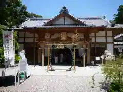 神明神社の本殿