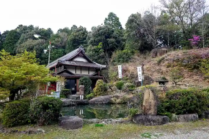 曽野稲荷神社の庭園