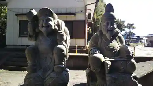 八幡宮の像