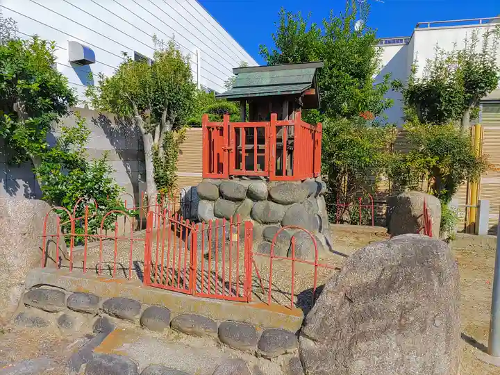 神明社の末社・摂社