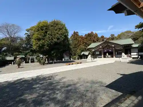 皇大神宮（烏森神社）の{uncategorized: "未分類", other: "その他", undefined: "問題あり", building: "その他建物", grave: "お墓", sacred_gate: "鳥居", guardian: "狛犬", statue: "像", buddha: "仏像", history: "歴史", nature: "自然", garden: "庭園", animal: "動物", pagoda: "塔", temizu: "手水舎", mountain_gate: "山門・神門", sanctuary: "本殿・本堂", subordinate: "末社・摂社", art: "芸術", scenery: "景色", jizo: "地蔵", ema: "絵馬", goshuin: "御朱印", omikuji: "おみくじ", items: "授与品その他", amulet: "お守り", goshuincho: "御朱印帳", eats: "食事", festival: "お祭り", votive_dance: "神楽", shichigosan: "七五三参", wedding: "結婚式", experience: "体験その他", initially: "初詣", around: "周辺", anti_infection: "感染症対策"}