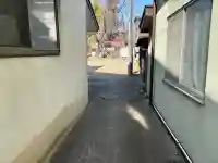 三社神社の{uncategorized: "未分類", other: "その他", undefined: "問題あり", building: "その他建物", grave: "お墓", sacred_gate: "鳥居", guardian: "狛犬", statue: "像", buddha: "仏像", history: "歴史", nature: "自然", garden: "庭園", animal: "動物", pagoda: "塔", temizu: "手水舎", mountain_gate: "山門・神門", sanctuary: "本殿・本堂", subordinate: "末社・摂社", art: "芸術", scenery: "景色", jizo: "地蔵", ema: "絵馬", goshuin: "御朱印", omikuji: "おみくじ", items: "授与品その他", amulet: "お守り", goshuincho: "御朱印帳", eats: "食事", festival: "お祭り", votive_dance: "神楽", shichigosan: "七五三参", wedding: "結婚式", experience: "体験その他", initially: "初詣", around: "周辺", anti_infection: "感染症対策"}