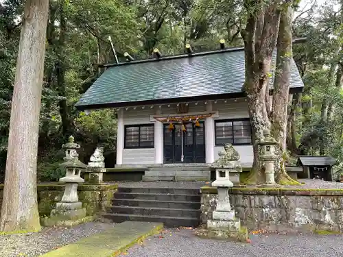 引手力男神社の本殿