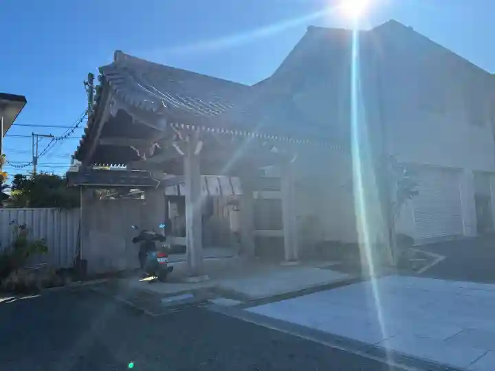 廣徳寺の{uncategorized: "未分類", other: "その他", undefined: "問題あり", building: "その他建物", grave: "お墓", sacred_gate: "鳥居", guardian: "狛犬", statue: "像", buddha: "仏像", history: "歴史", nature: "自然", garden: "庭園", animal: "動物", pagoda: "塔", temizu: "手水舎", mountain_gate: "山門・神門", sanctuary: "本殿・本堂", subordinate: "末社・摂社", art: "芸術", scenery: "景色", jizo: "地蔵", ema: "絵馬", goshuin: "御朱印", omikuji: "おみくじ", items: "授与品その他", amulet: "お守り", goshuincho: "御朱印帳", eats: "食事", festival: "お祭り", votive_dance: "神楽", shichigosan: "七五三参", wedding: "結婚式", experience: "体験その他", initially: "初詣", around: "周辺", anti_infection: "感染症対策"}