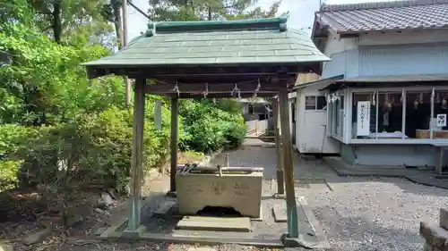 栄田神社の手水舎