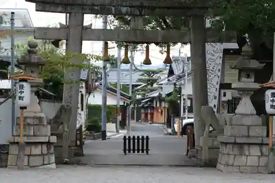 泉穴師神社の鳥居